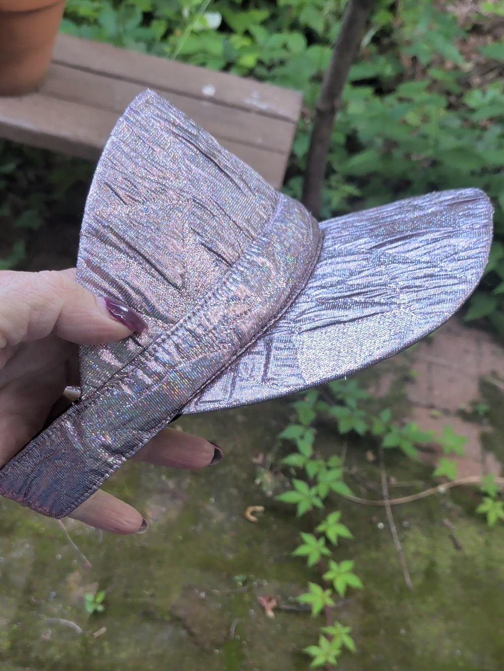 NWoT Eugenia Kim Iridescent Lavender-Pink Visor